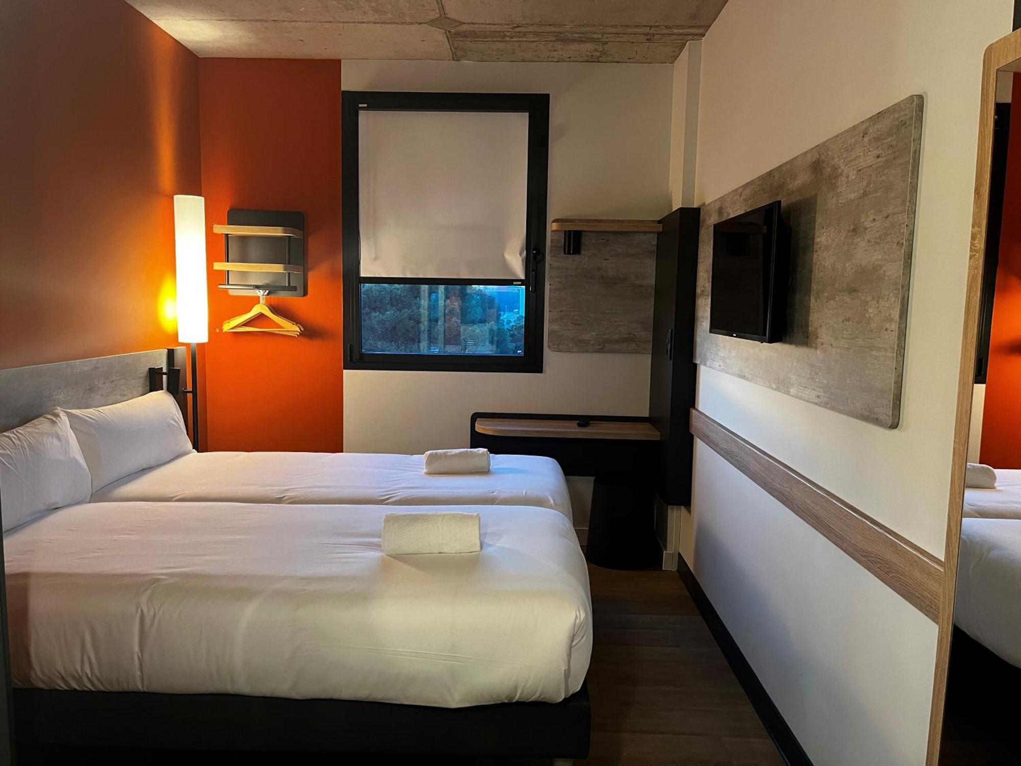 Ibis Budget Madrid Aeropuerto Экстерьер фото