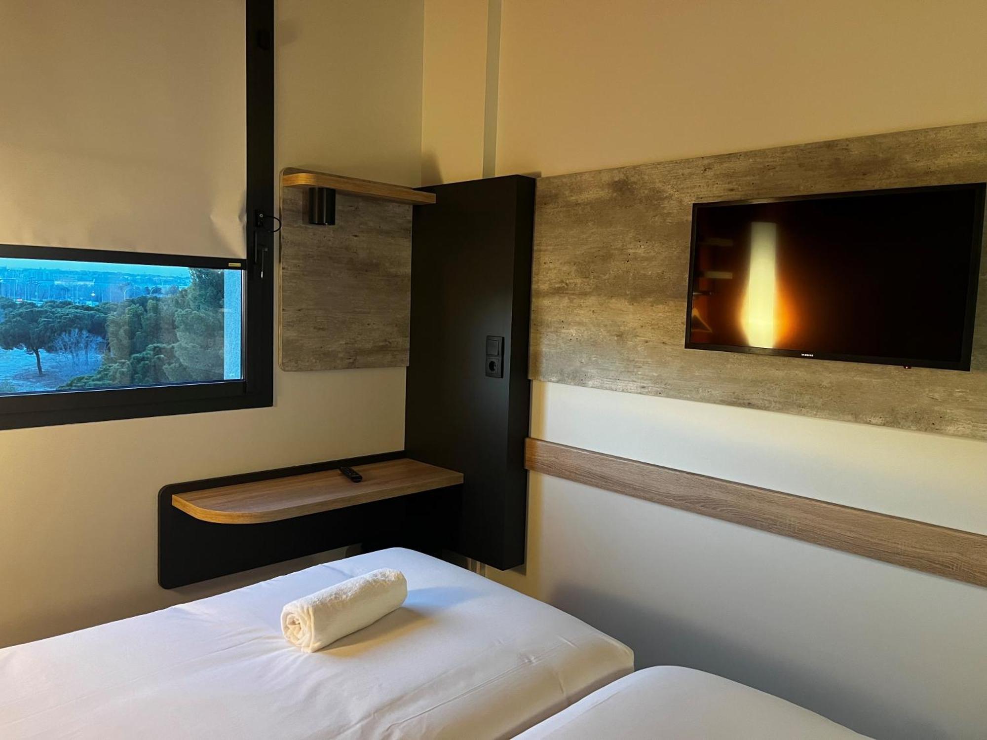 Ibis Budget Madrid Aeropuerto Экстерьер фото
