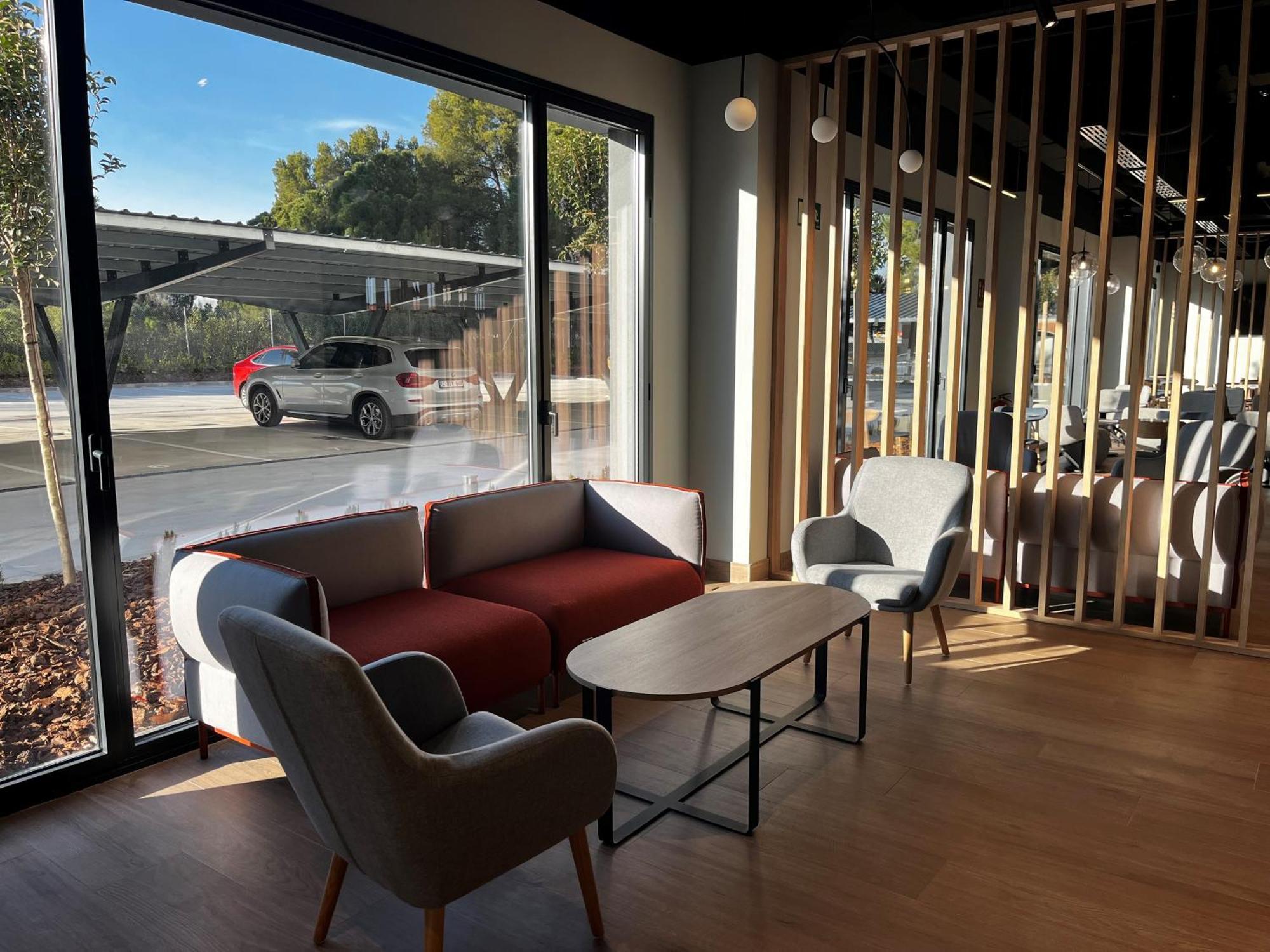 Ibis Budget Madrid Aeropuerto Экстерьер фото