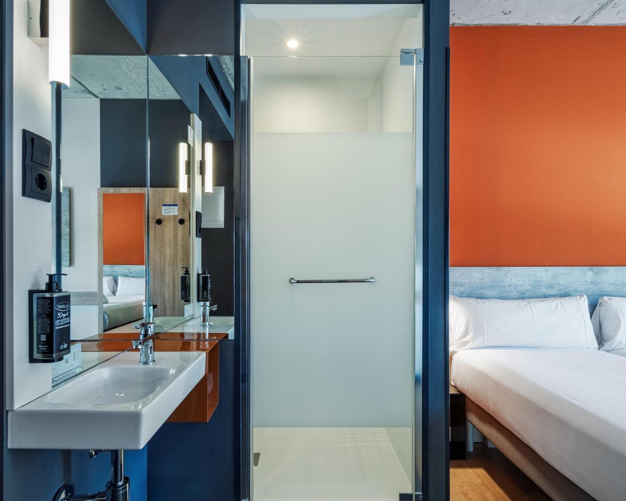 Ibis Budget Madrid Aeropuerto Экстерьер фото