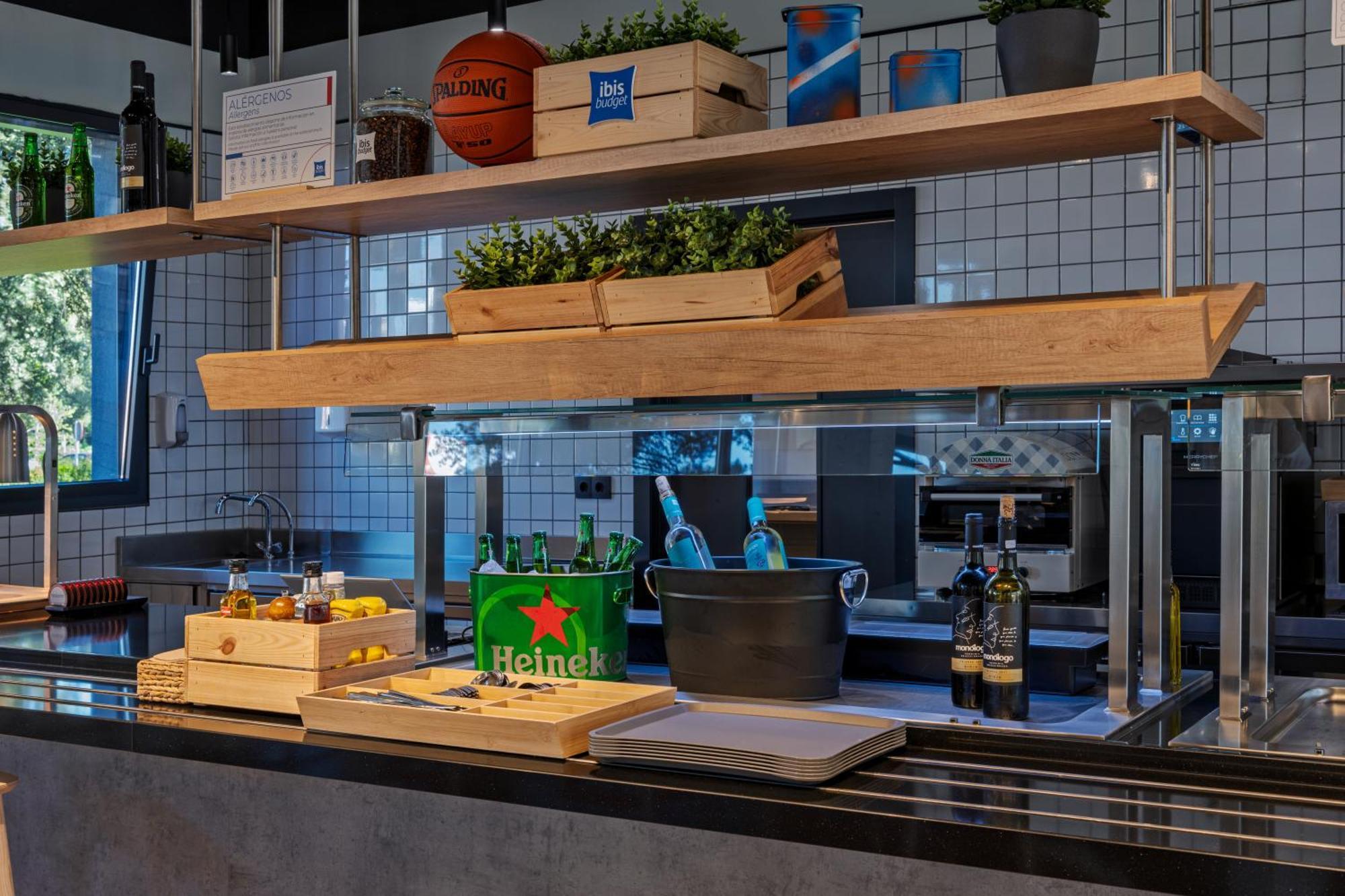 Ibis Budget Madrid Aeropuerto Экстерьер фото