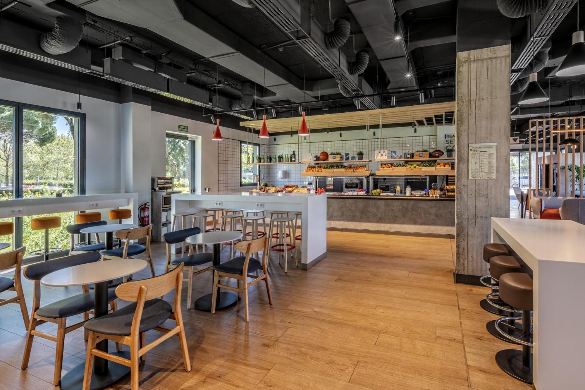 Ibis Budget Madrid Aeropuerto Экстерьер фото
