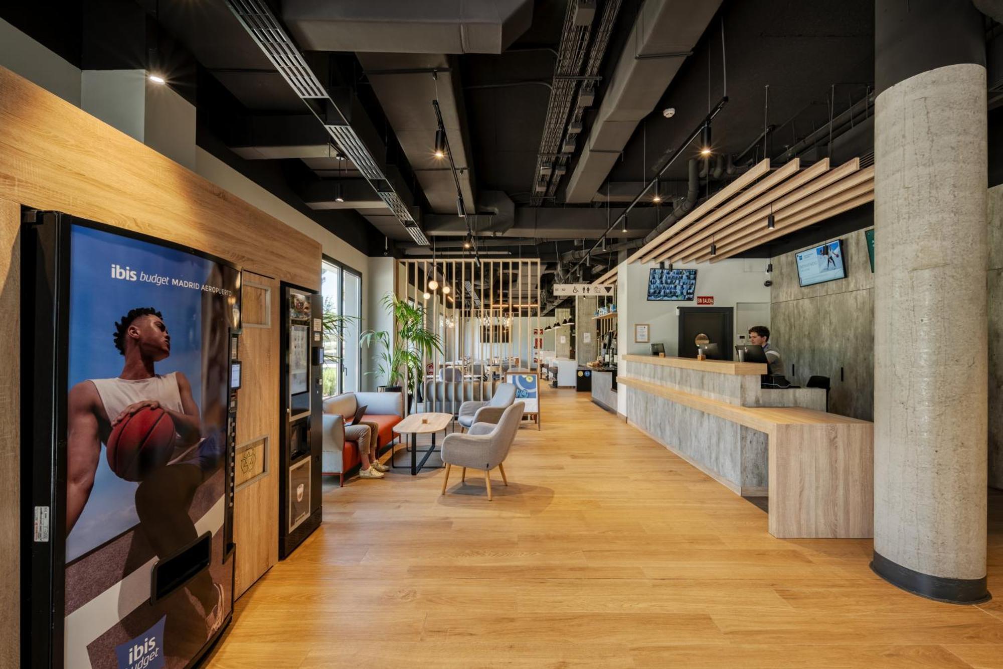 Ibis Budget Madrid Aeropuerto Экстерьер фото