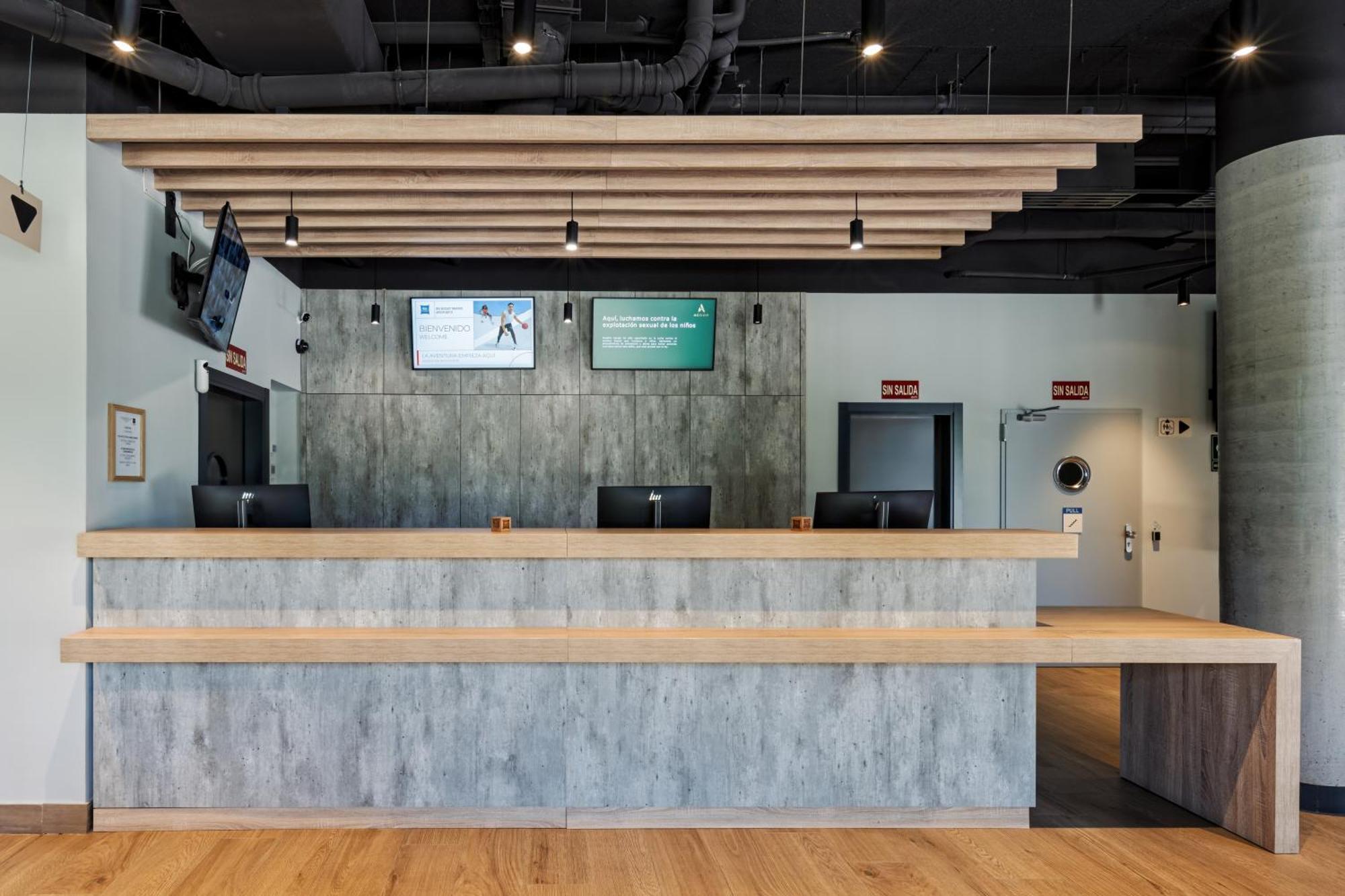 Ibis Budget Madrid Aeropuerto Экстерьер фото